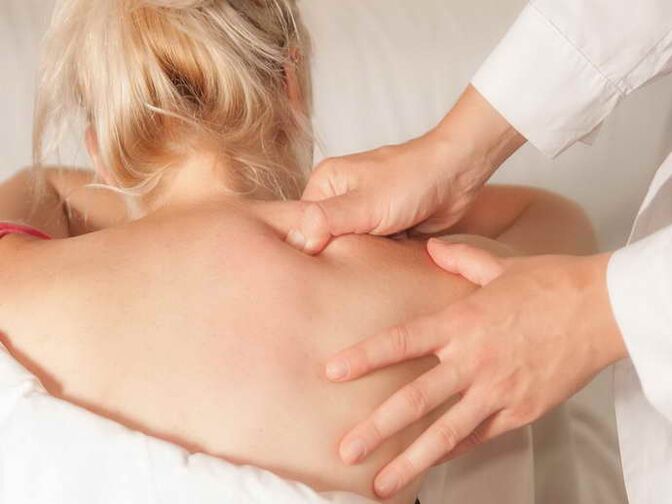 Massage with thoracic osteochondrosis
